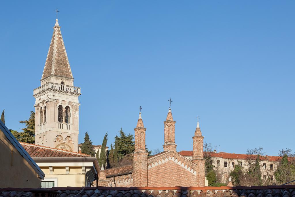 Verona Walls Room photo