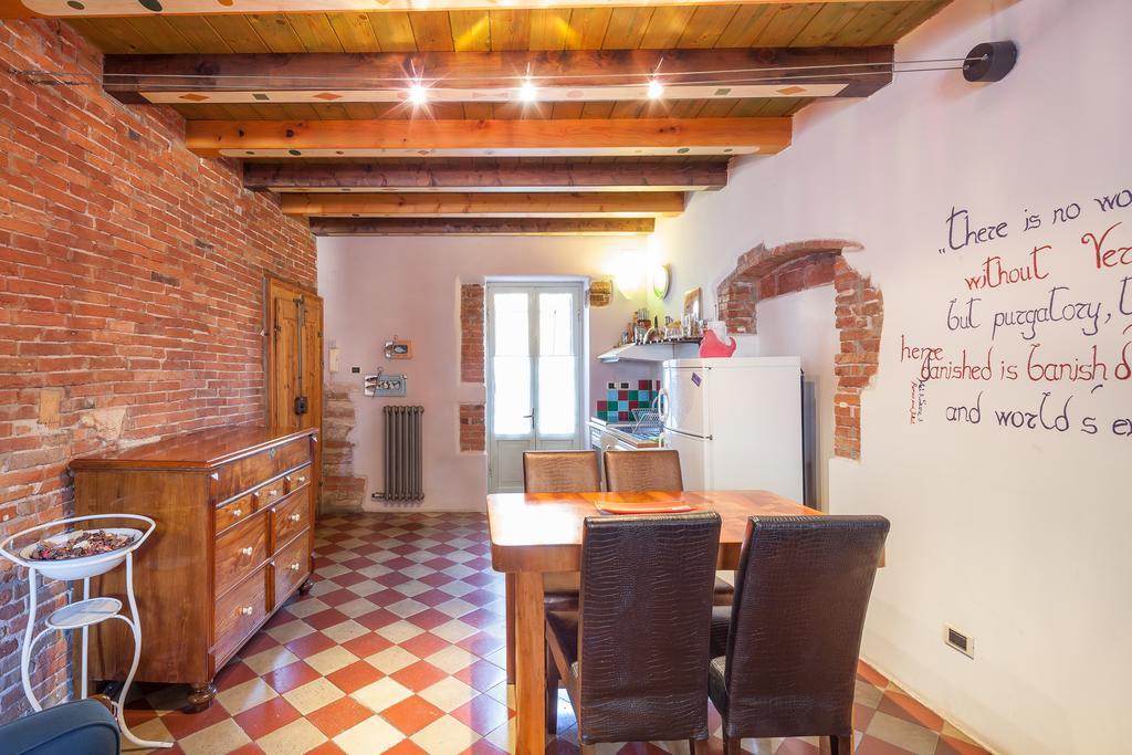 Verona Walls Room photo